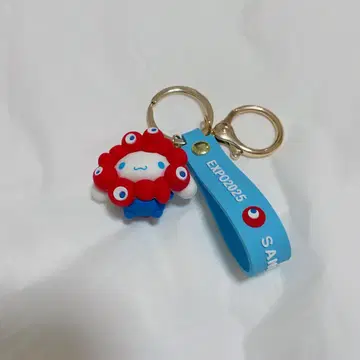 오사카 간사이 만박 2025 미야쿠미야쿠 키링 x 산리오 시나몬 롤