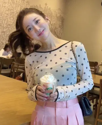 헤 HYEON 시어탑스 '플라워'/화이트