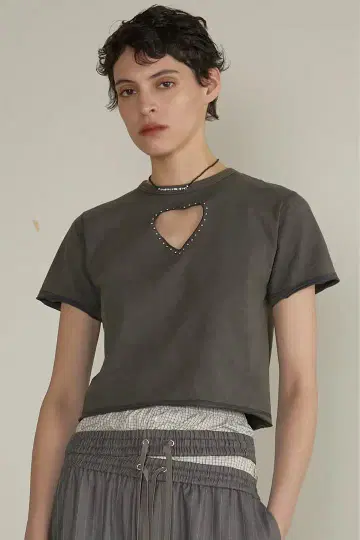 PRANK PROJECT Heart Studs TEE 차콜 그레이