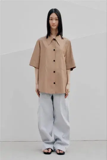 LOW CLASSIC 버튼 반팔 셔츠 베이지