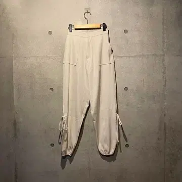 [ lumier ] 뤼미에 사이드 오픈 크롭 팬츠 화이트