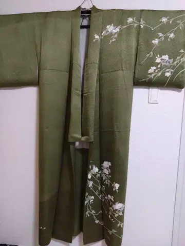 올리브 그린 꽃무늬 자수 호몬기