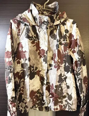 ZARA 보태니컬 무늬 후드 부착 마운틴 후드티