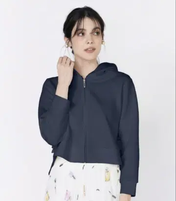 미사용 새상품 마리에 카세트 사이드 프릴 후드티 네이비 Maglie