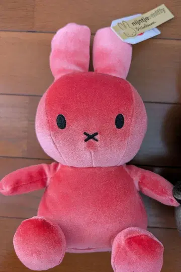 [ 새상품급 오란다 한정판 택 포함 ] 미피 벨벳 봉제 인형 핑크