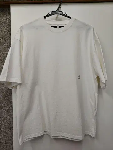새상품 더퍼 T셔츠