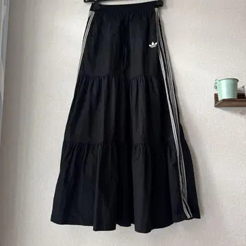 아디다스 롱 스커트 새상품급