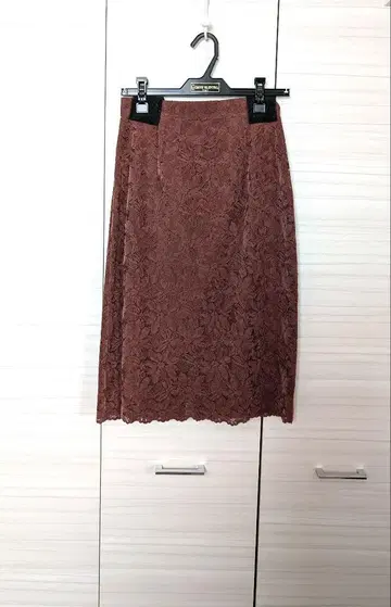새상품 프로포션 바디 드레싱 꽃 자수 스커트
