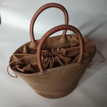새상품 미사용 바스켓풍 백 복조리 원형 바닥 디자인 내부 포켓 있음