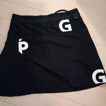 PGG 블랙 플리츠 스커트 M 사이즈