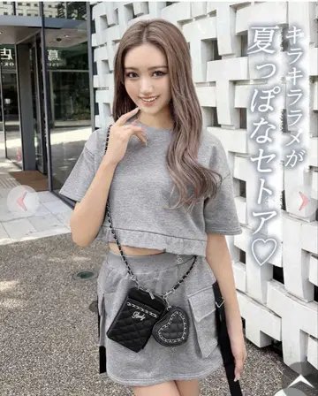 Rady 라메 스커트 셋업 (이너 팬츠 포함) 그레이 숏 기장