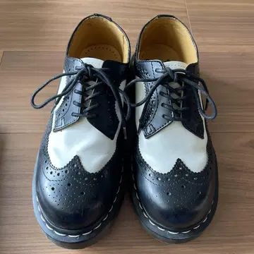 닥터마틴 3989 BROGUE BEX 블랙&화이트 23.5