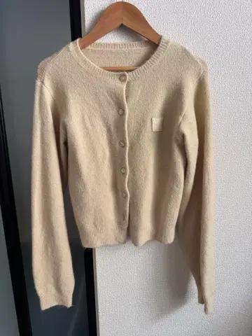 Eaphi COMPACT LOGO KNIT CARDIGAN