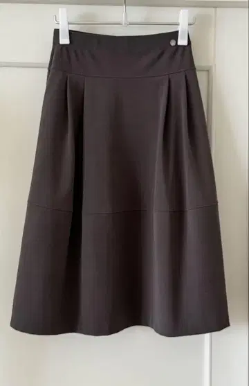 컨디션 최상 조리 미뇽 턱 플레어 스커트