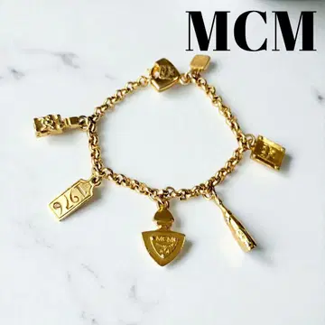 MCM 빈티지 골드 컬러 참 포함 팔찌