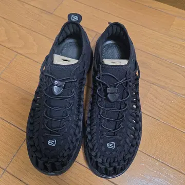KEEN 샌들