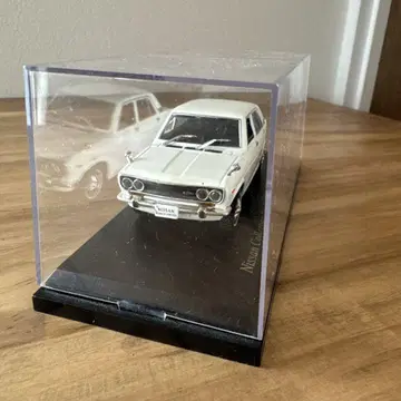 닛산 명차 1/43 블루버드 1600SSS 1969