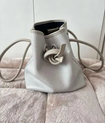 VASIC 그레이 가죽 버킷형 핸드백