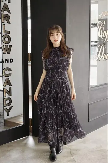 리본 & 프릴 장식 허리 셔링 리본 프린트 플리츠 원피스