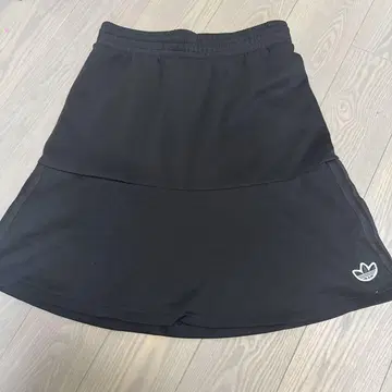 adidas 미사용 스커트
