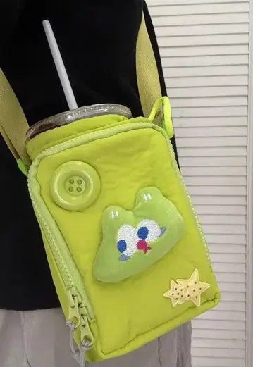 개구리 자수 라임 그린 카메라 파우치