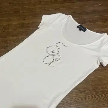 초 레어 EMPORIO ARMANI 스터드 로고 T셔츠 구제 의류 선착순