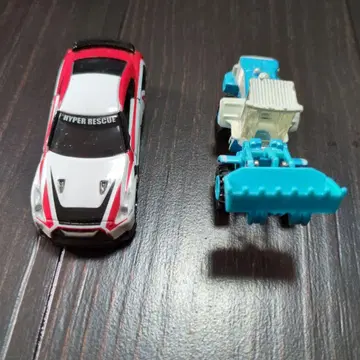 한정품 (절판?) 토미카 닛산 GT-R35 구급 ver. 히타치 휠 로더