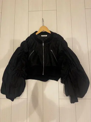 pinue 셔링 슬리브 블루종 ( BLACK )