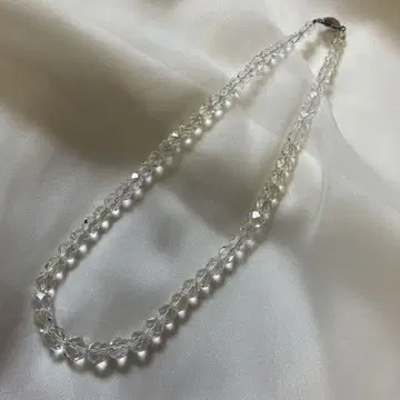 크리스탈 목걸이 투명