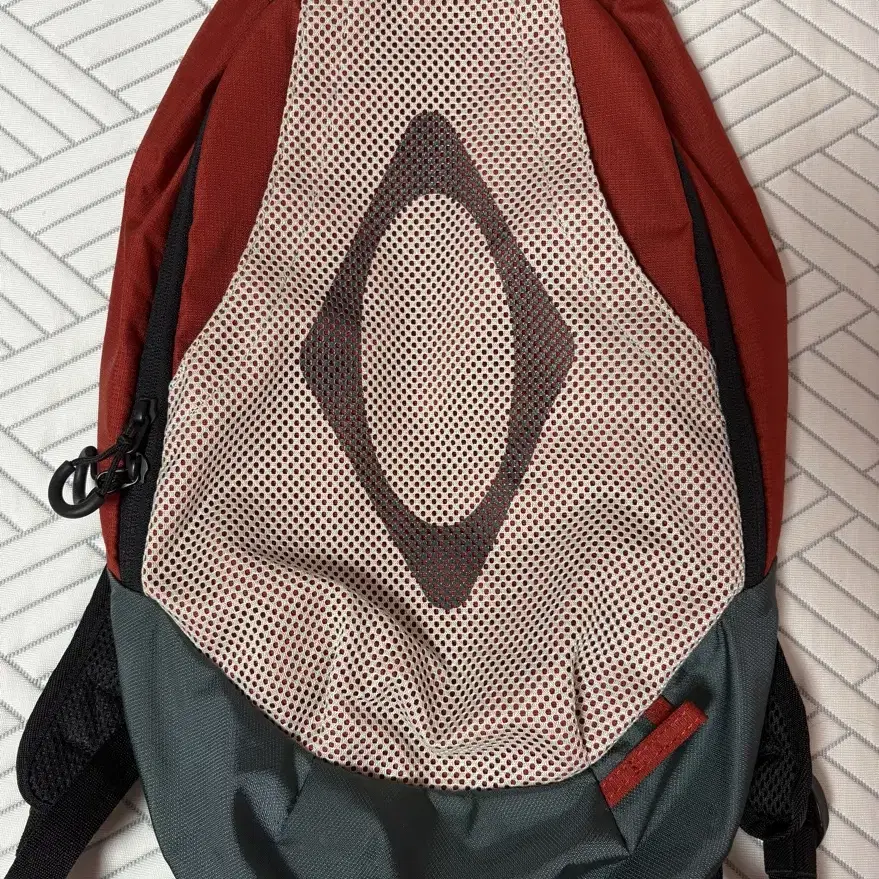 バッグ [MSCHF] RHOMBUS BACKPACK RHOMBUS BACKPACK | WORKSOUT WORLDWIDE