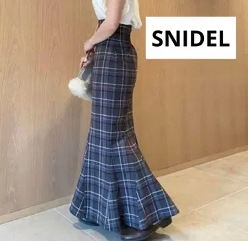 SNIDEL 하이웨스트 타이트 헤 플레어 체크 스커트