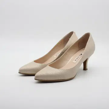 74 DIANA 다이애나 엠보싱 포인트 펌프스(21.5cm)