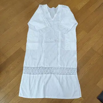 누키테파 화이트 레이스 장식 쿠르타 원피스