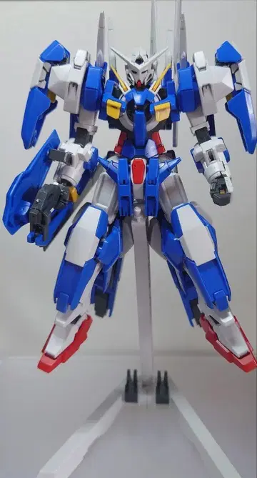 HG 건담 아발란체 엑시아 돌진