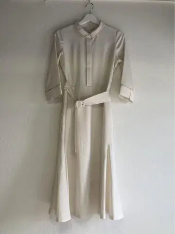 셀포드 카라 부착 플레어 원피스 size38