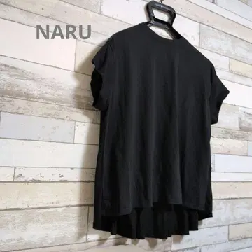 NARU 블랙 반팔 T셔츠 절개 이소재 뒤 플레어 M