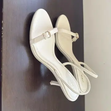 ZARA 버클 하이힐 샌들