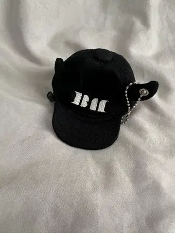 BABYMONSTER 캡 키 참 BLACK