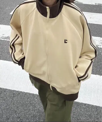 CHILLFAR 트랙 자켓 베이지