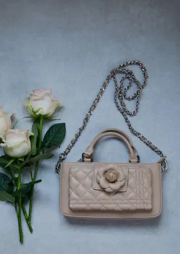 Riu Rose phone bag