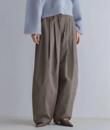 [ 새상품급 ] 아파트 바이 로리즈 코쿤 볼륨 팬츠