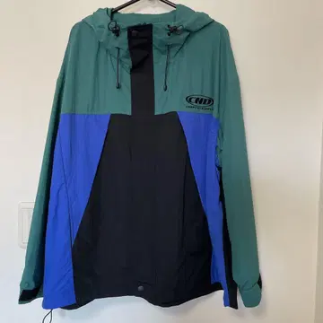 SWITCHED MOUNTAIN JACKET 캔디 스트리퍼