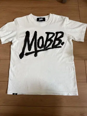 MOBB 티셔츠