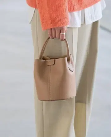 [미사용 새상품] 프레임워크 안드레아 카르도네 가죽 숄더 핸드백