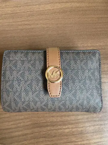 MICHEAL KORS 2단 접이식 지갑