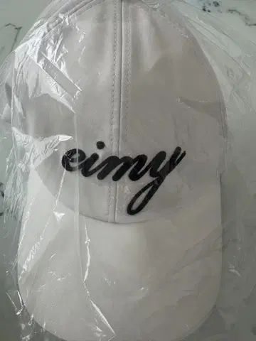 eimy 자수 로고 화이트 캡