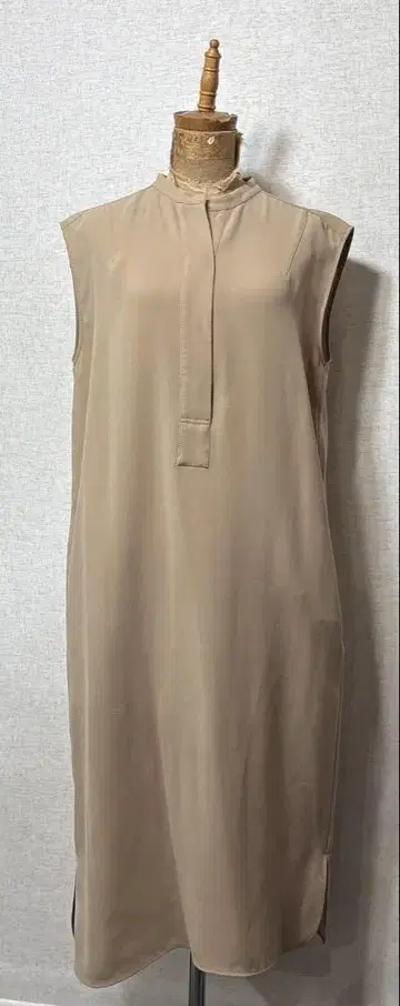 BEIGE 슬리브리스 원피스 4 새상품급