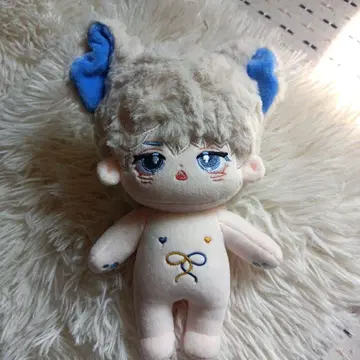 무속성 옷 갈아입기 봉제 인형 애니메이션 스타일 봉제 인형 베이지와 파랑