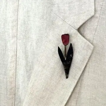 빈티지 가공 튤립 금속제 브로치 작가