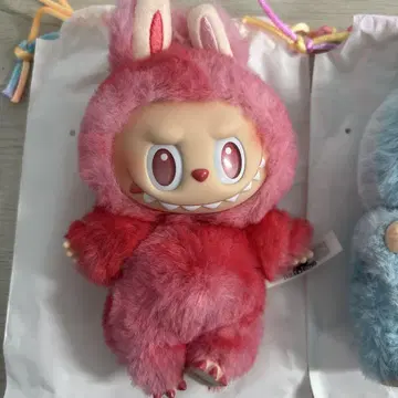 Labubu Big into Energy 라부부
